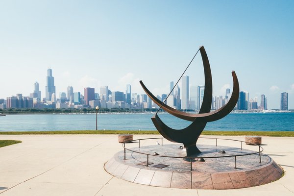 Comment créer un cours sur l'histoire de la sculpture moderne ?